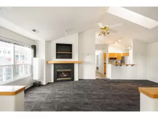 Photo #4: 576079540 Listing 