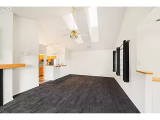 Photo #6: 576079540 Listing 