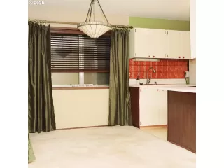 Photo #3: 576622080 Listing