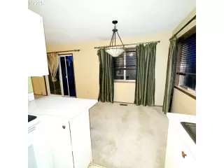 Photo #4: 576622080 Listing