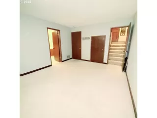 Photo #6: 576622080 Listing