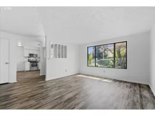 Photo #6: 576646780 Listing 