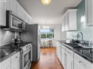 Photo #5: 576661223 Listing