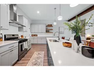 Photo #4: 576780123 Listing 