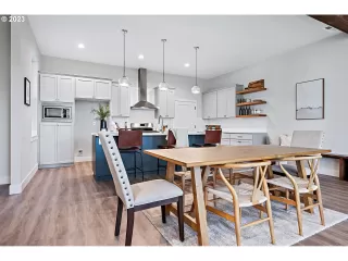 Photo #5: 576780123 Listing 