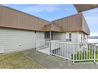 Photo #2: 576791859 Listing 