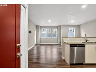 Photo #4: 576850495 Listing