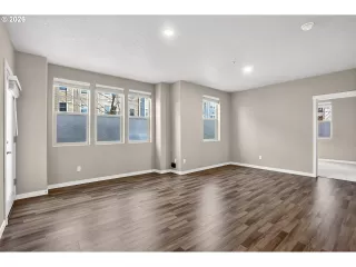 Photo #5: 576850495 Listing