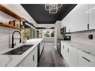 Photo #4: 576871957 Listing