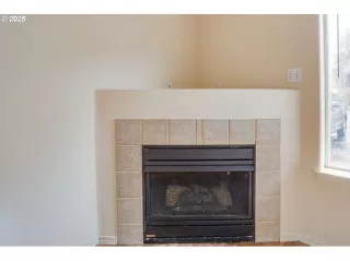 Photo #6: 577074304 Listing