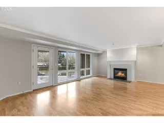 Photo #6: 577108916 Listing 