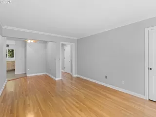 Photo #3: 577300145 Listing