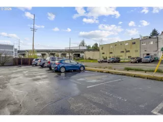 Photo #2: 577562370 Listing 