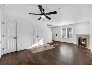 Photo #3: 577677512 Listing