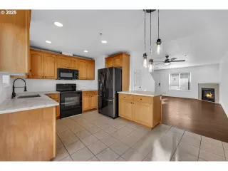 Photo #6: 577677512 Listing