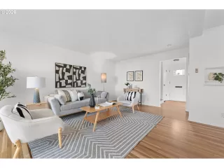 Photo #5: 577713446 Listing 