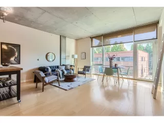 Photo #2: 577893407 Listing