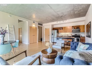 Photo #3: 577893407 Listing