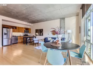Photo #5: 577893407 Listing