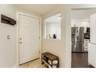 Photo #2: 577960553 Listing