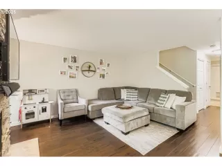 Photo #3: 577960553 Listing