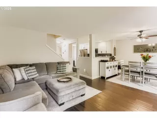 Photo #4: 577960553 Listing