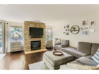 Photo #5: 577960553 Listing