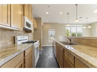 Photo #3: 577987792 Listing 