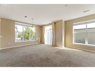 Photo #4: 577987792 Listing 