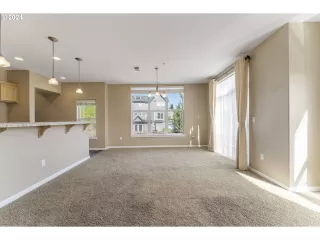 Photo #6: 577987792 Listing 