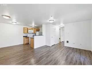 Photo #4: 578914447 Listing