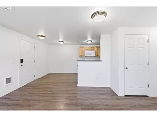 Photo #6: 578914447 Listing