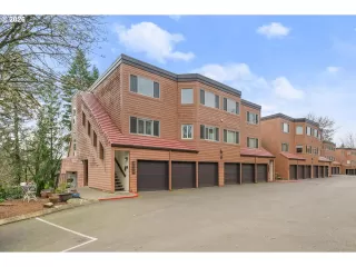 More Details about MLS # 579408459 : 47 OSWEGO SUMMIT 47