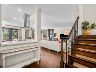 Photo #4: 579408459 Listing 