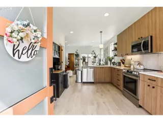 Photo #4: 579417453 Listing 