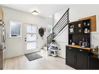 Photo #5: 579417453 Listing 