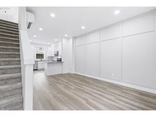 Photo #5: 580167423 Listing 