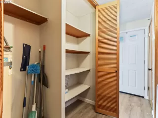 Photo #4: 580313705 Listing