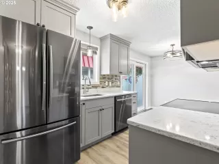 Photo #6: 580313705 Listing