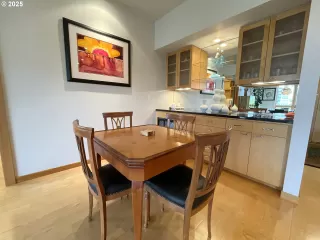 Photo #6: 580466844 Listing