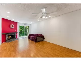 Photo #4: 580500859 Listing