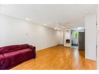 Photo #5: 580500859 Listing