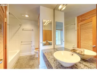 Photo #3: 580598754 Listing