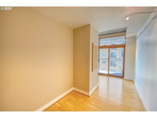 Photo #4: 580598754 Listing