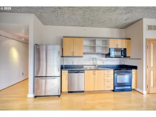 Photo #6: 580598754 Listing