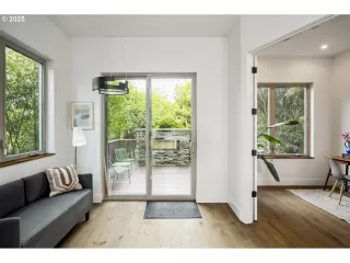 Photo #5: 580820570 Listing