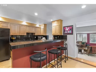 Photo #5: 581040395 Listing