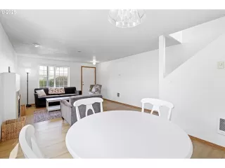 Photo #2: 581368087 Listing