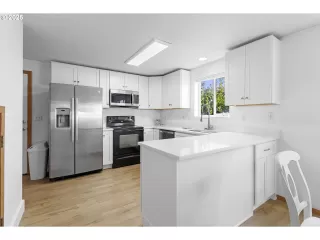 Photo #3: 581368087 Listing