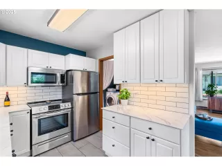 Photo #3: 581992465 Listing